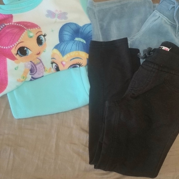 Girls Bundle. Shimmer&Shine PJs + 2 pants - Picture 1 of 3